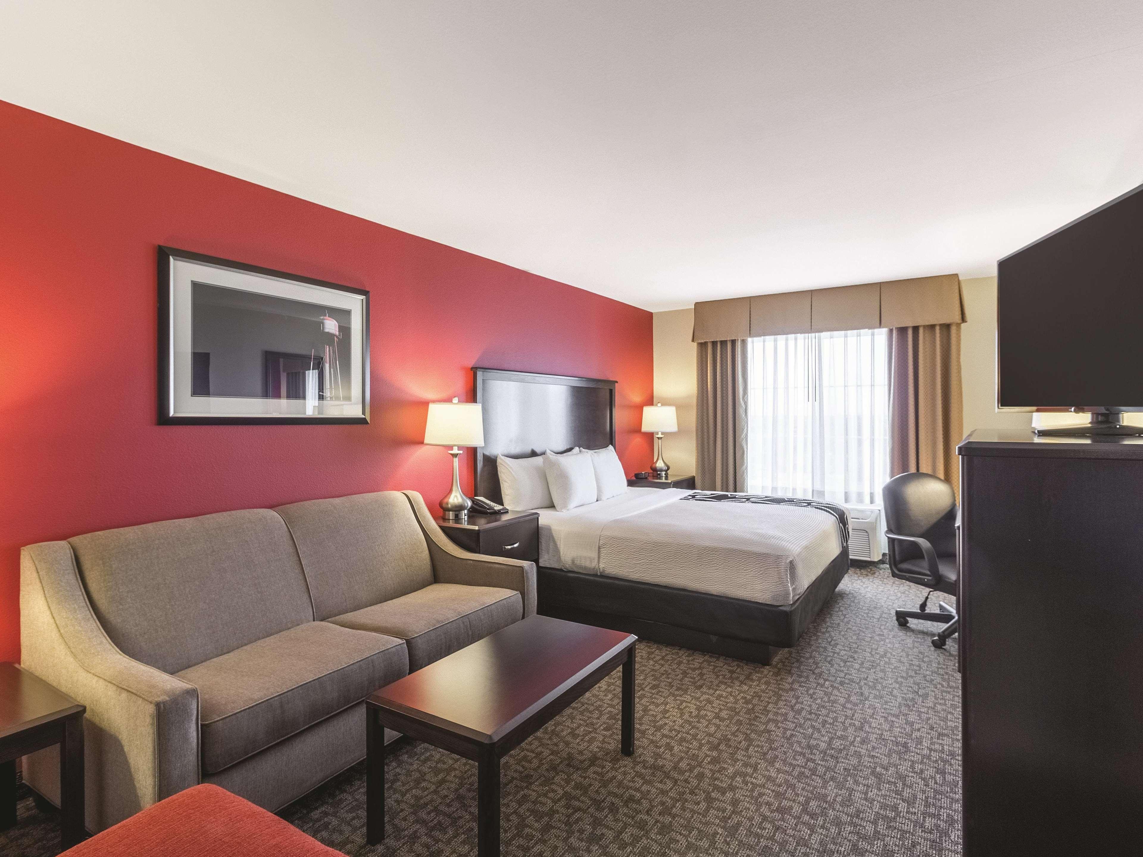 La Quinta By Wyndham Fargo-Medical Center Hotel Exterior photo