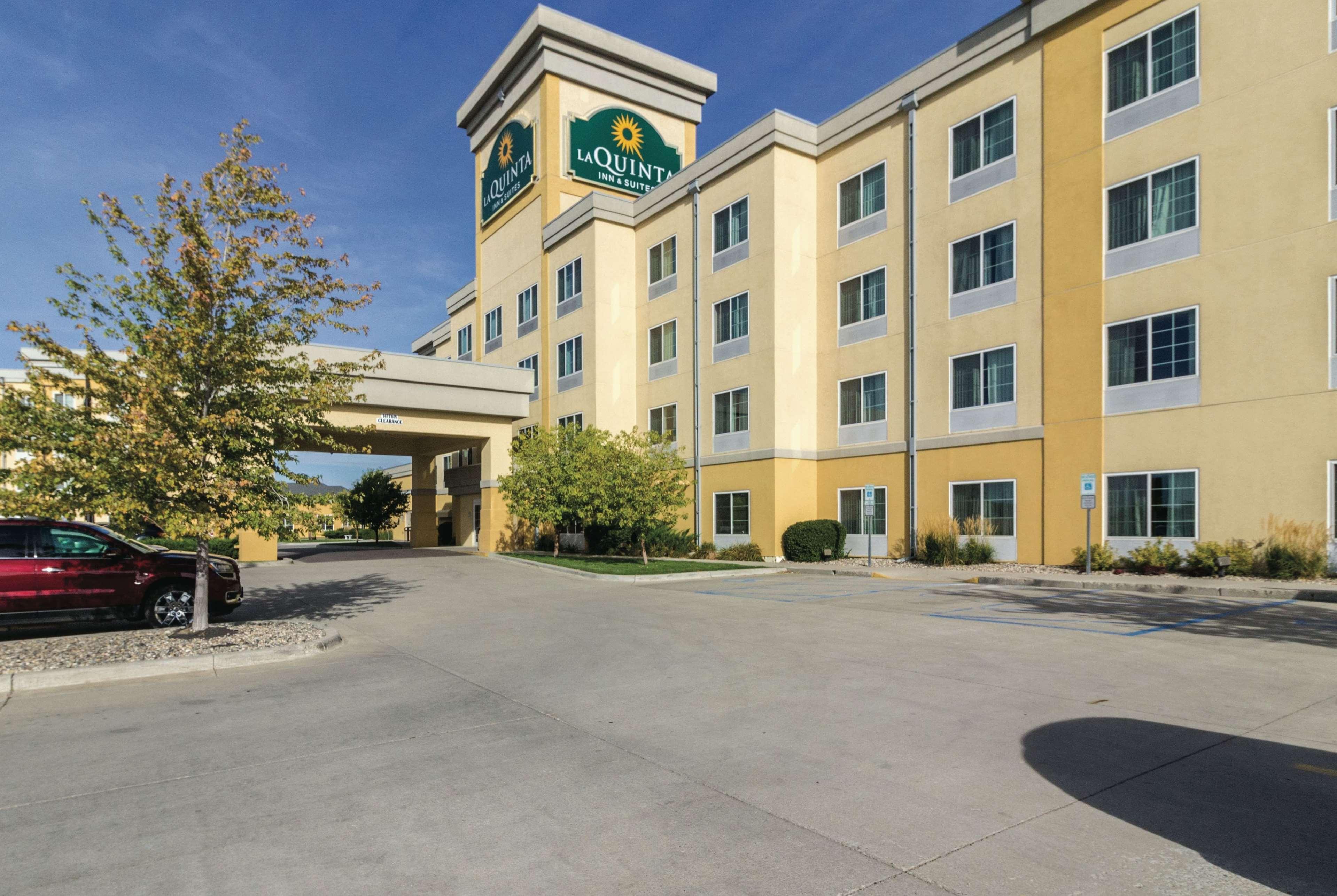 La Quinta By Wyndham Fargo-Medical Center Hotel Exterior photo