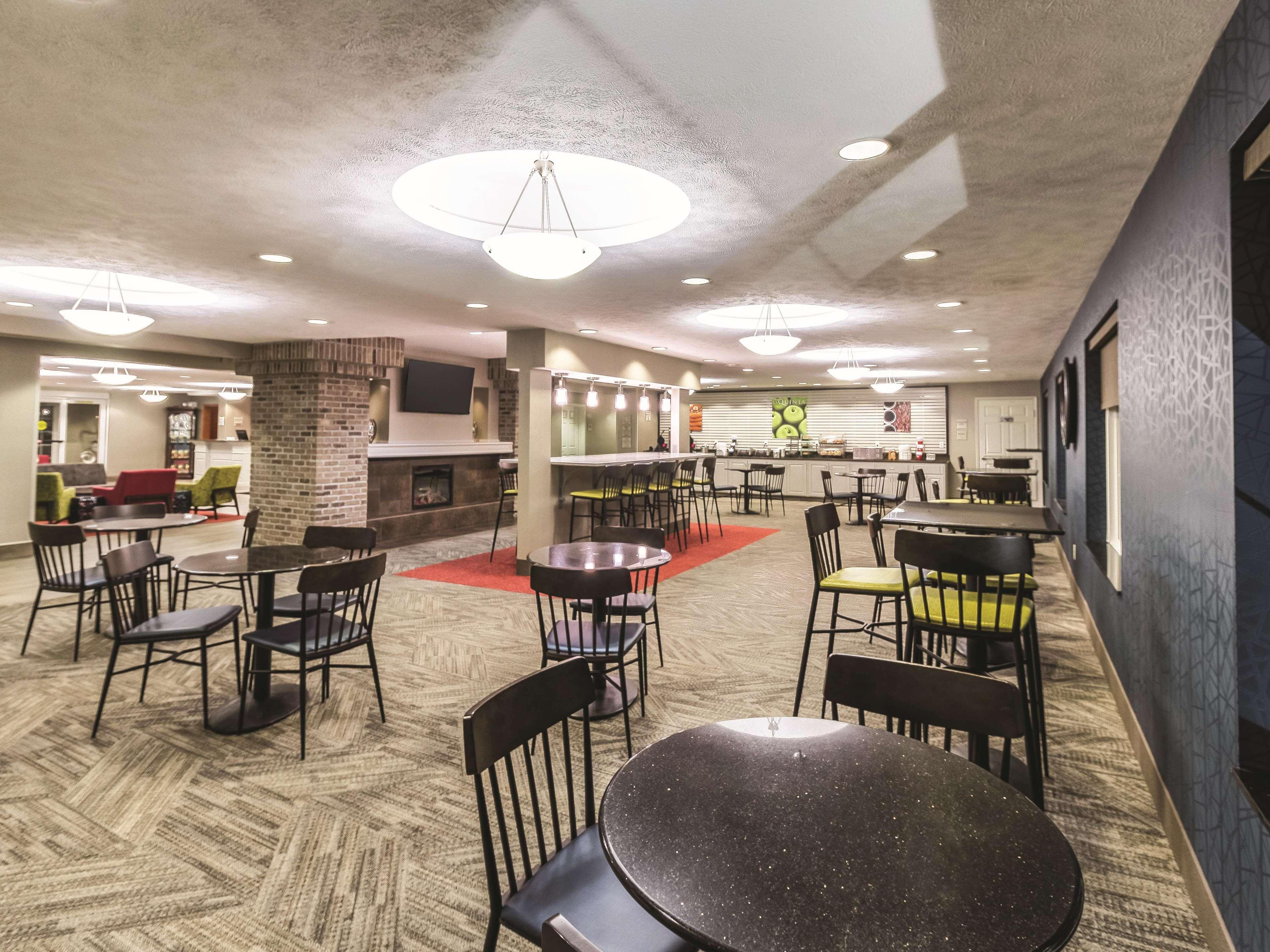 La Quinta By Wyndham Fargo-Medical Center Hotel Exterior photo