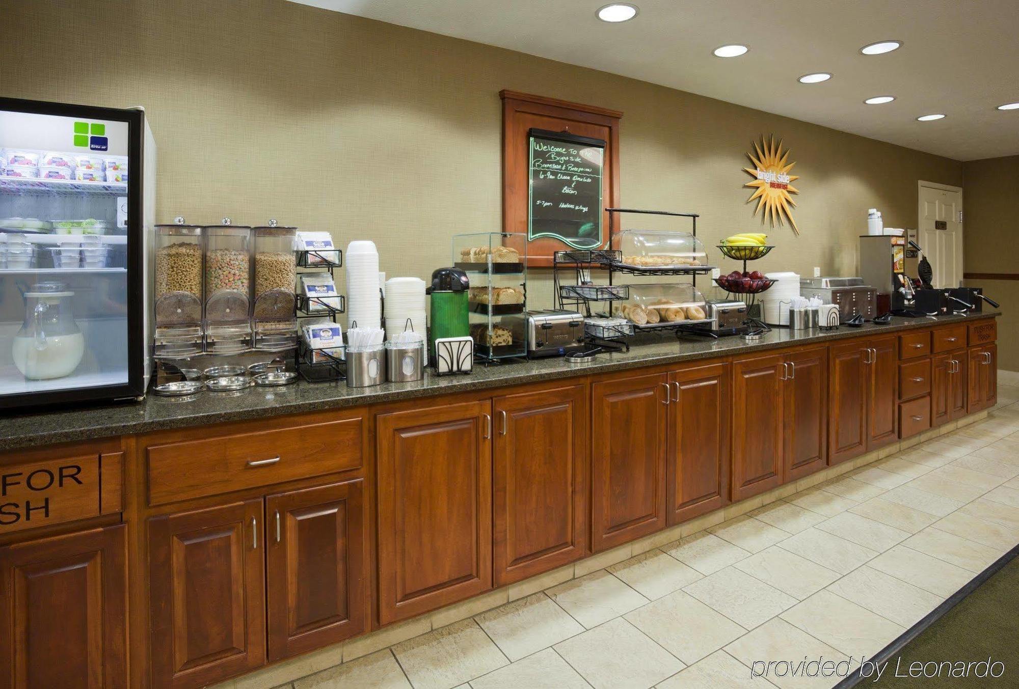 La Quinta By Wyndham Fargo-Medical Center Hotel Exterior photo