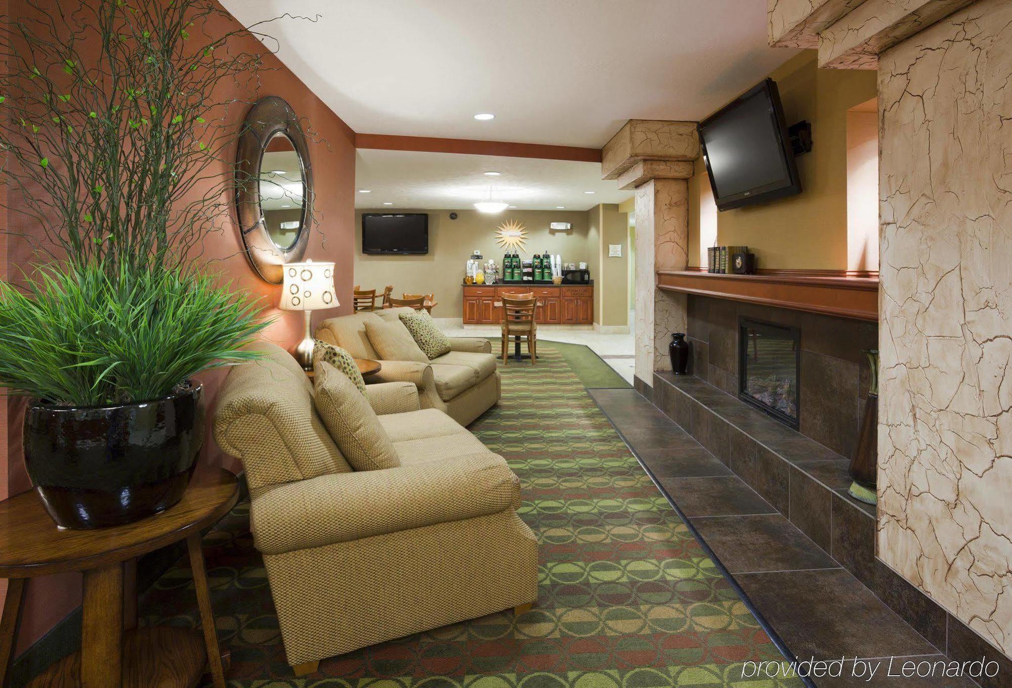 La Quinta By Wyndham Fargo-Medical Center Hotel Exterior photo
